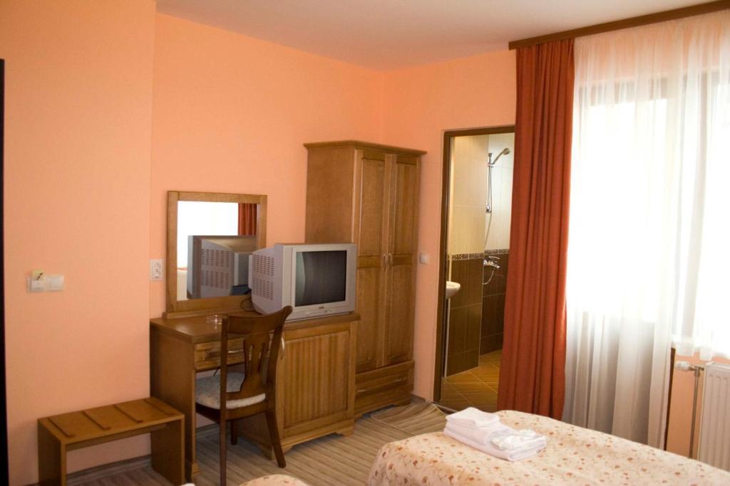 Family Hotel Zora ราซล็อก ห้อง รูปภาพ